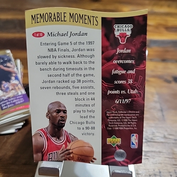 1998-99 Upper Deck Michael Jordan Memorable Moments Chicago Bulls #1 HOF - Picture 2 of 4